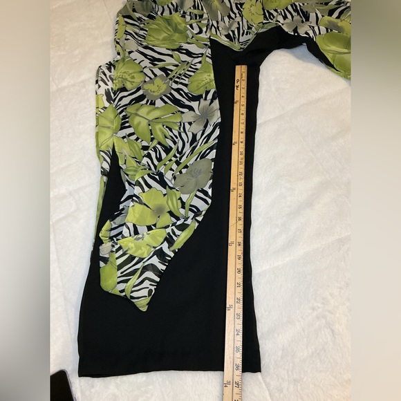 Cache’ Green and Black Leaf Print pants - Picture 5 of 8